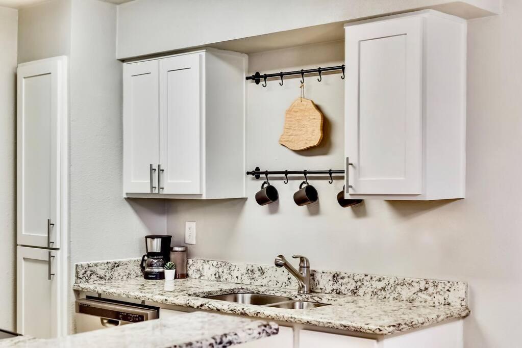 Dallas Boutique Flat + Arboretum Tickets Included Екстериор снимка
